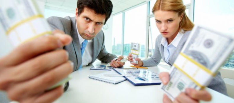 Assegno di mantenimento: finto licenziamento per eluderne la corresponsione